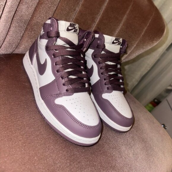 Nike Air Jordan 1 Retro High OG Shoes - White / Mauve CLEAN!! - Picture 1 of 1